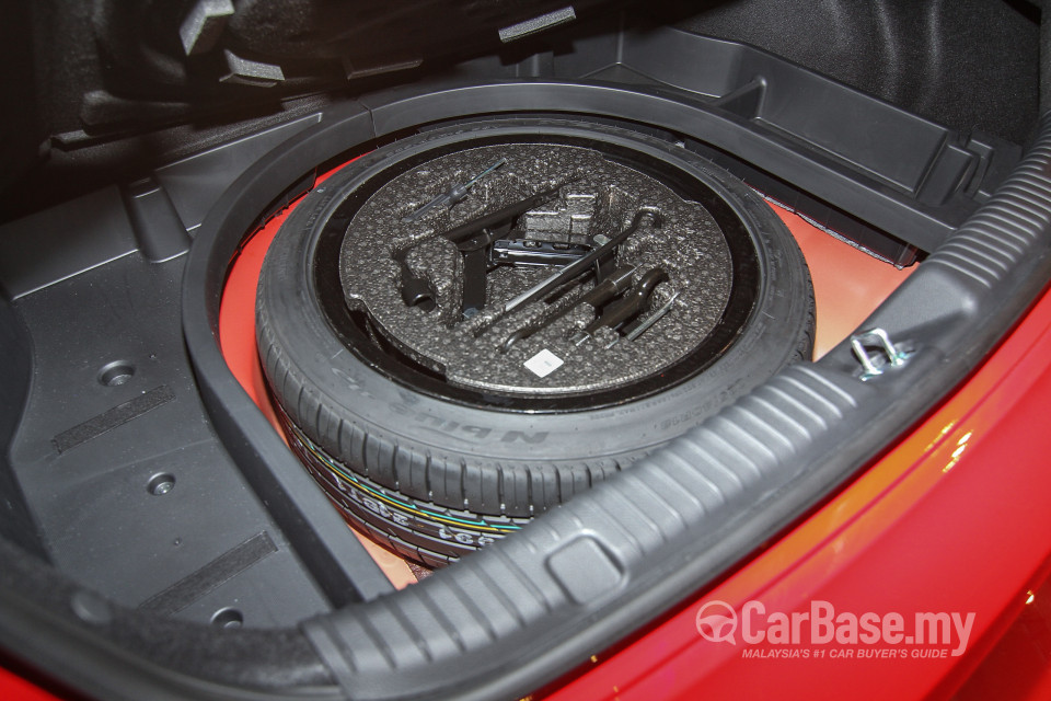 Kia Cerato Koup YD (2015) Interior