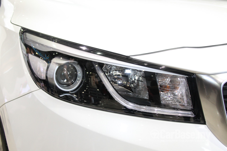 Kia Carnival YP (2017) Exterior