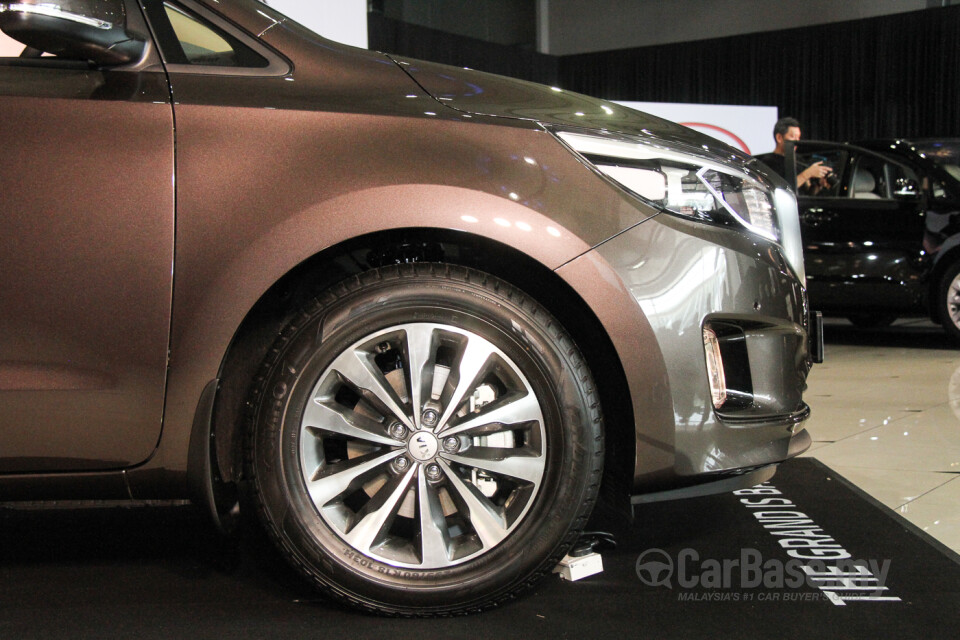 Kia Carnival YP (2017) Exterior