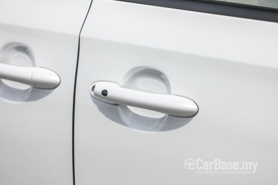 Kia Carnival YP (2017) Exterior