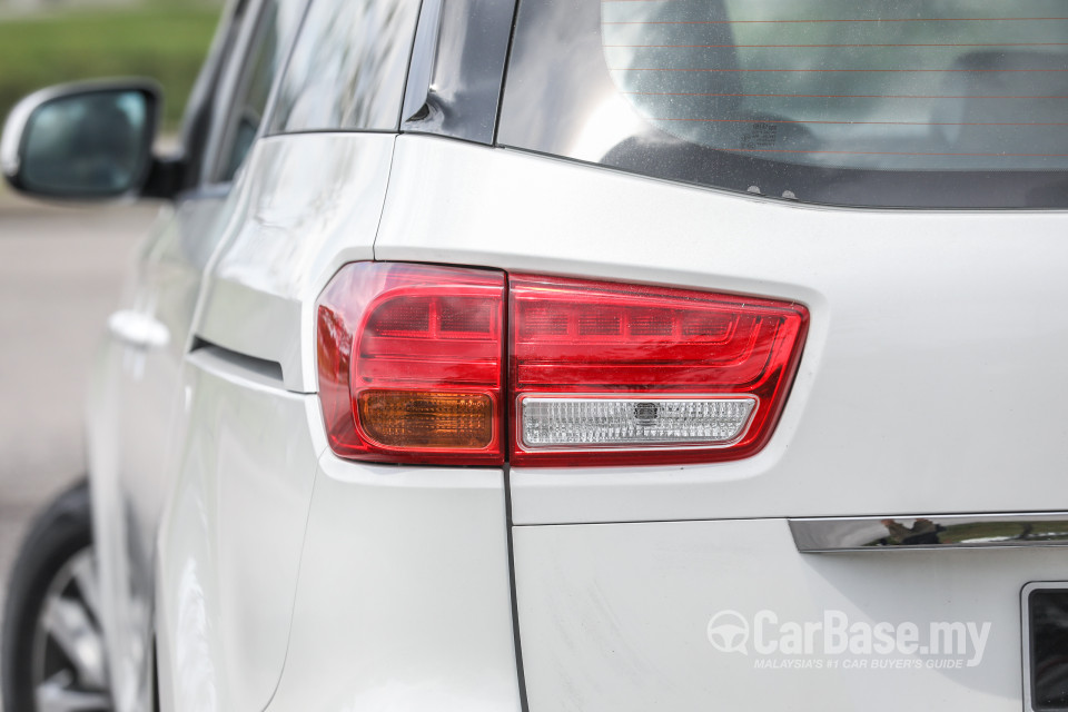 Kia Carnival YP (2017) Exterior