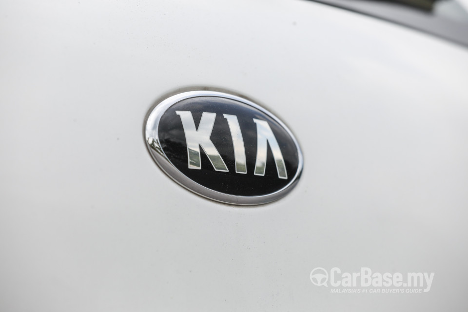 Kia Carnival YP (2017) Exterior