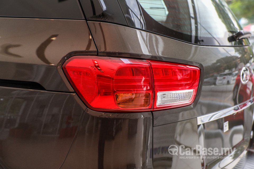 Kia Carnival YP (2017) Exterior