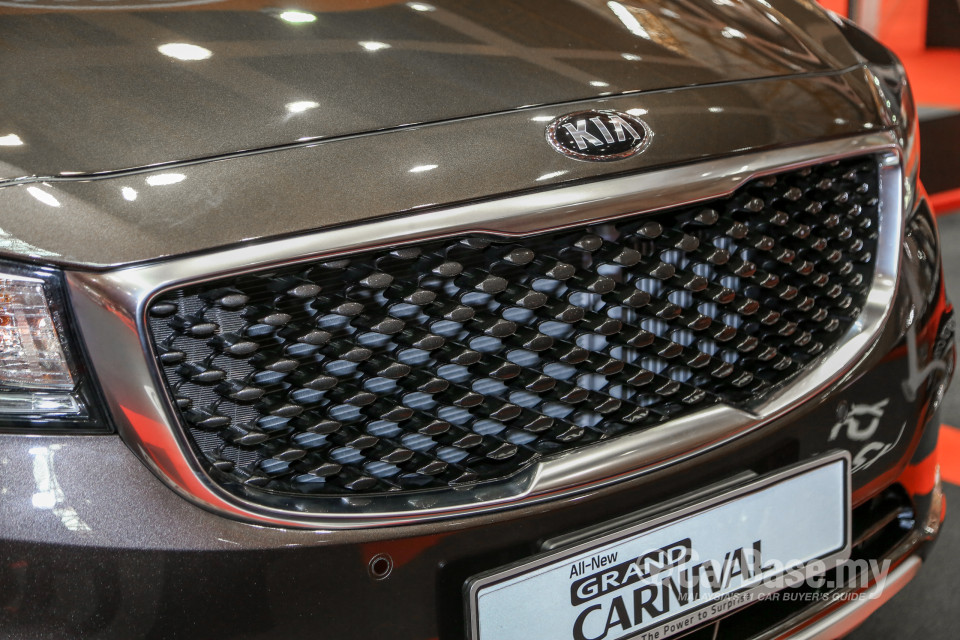 Kia Carnival YP (2017) Exterior