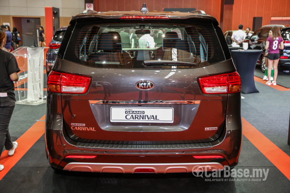Kia Carnival YP (2017) Exterior