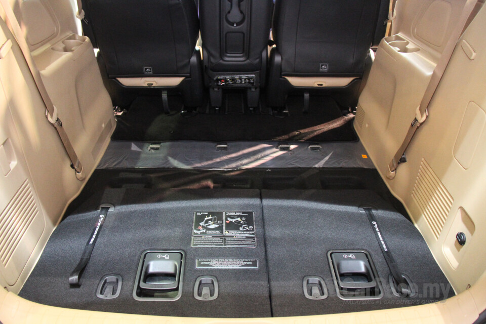 Toyota Hilux Revo N80 (2016) Interior