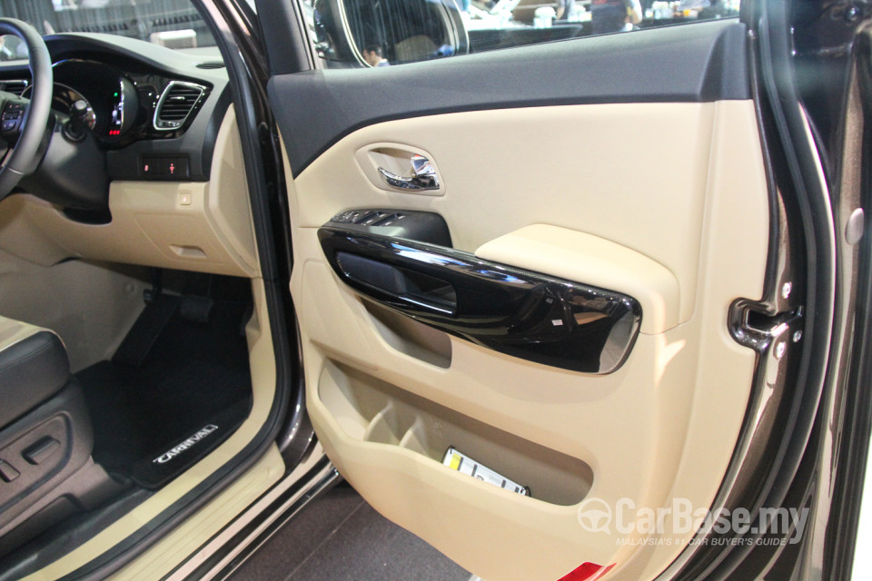 Kia Carnival YP (2017) Interior