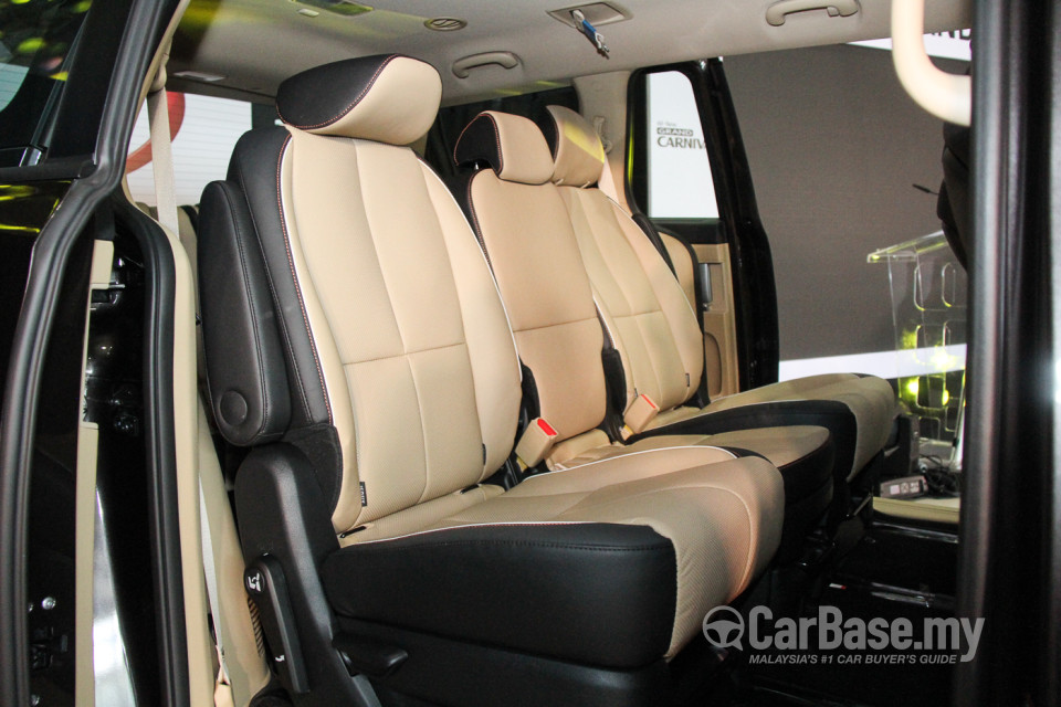 Kia Carnival YP (2017) Interior