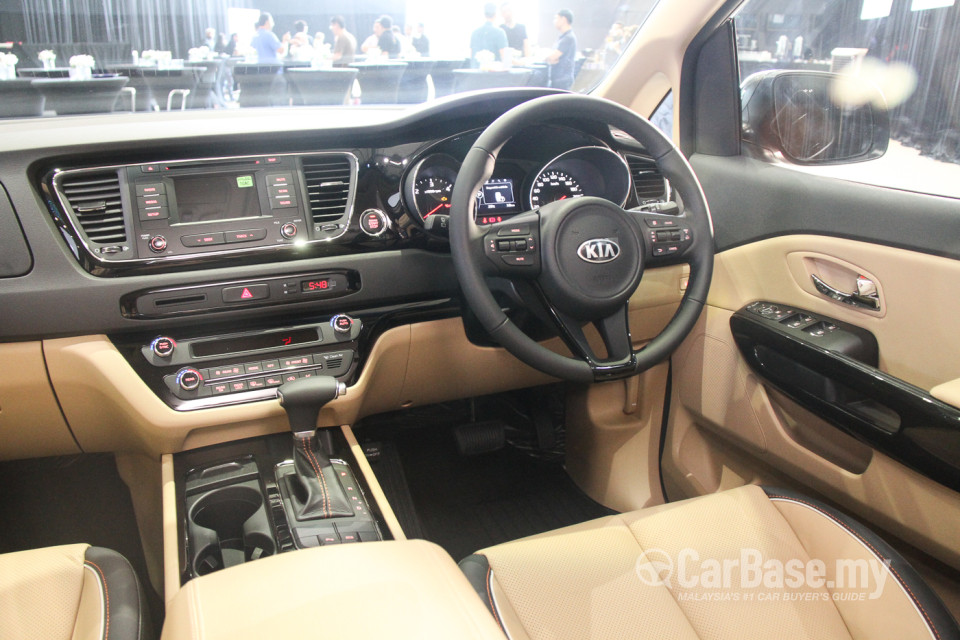 Kia Carnival YP (2017) Interior