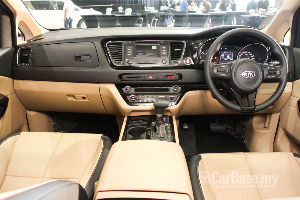 Kia Carnival YP (2017) Interior
