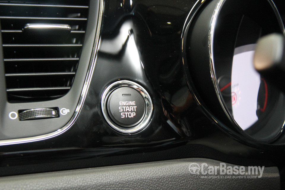 Kia Carnival YP (2017) Interior