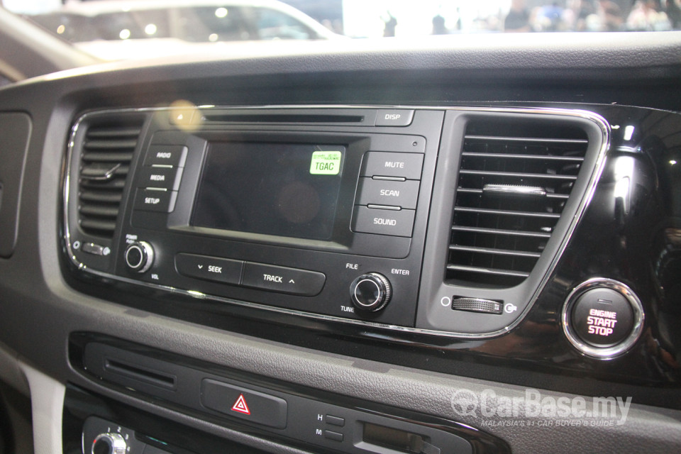 Kia Carnival YP (2017) Interior