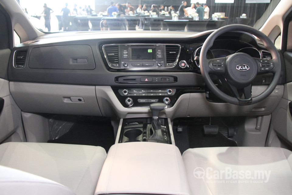Kia Carnival YP (2017) Interior