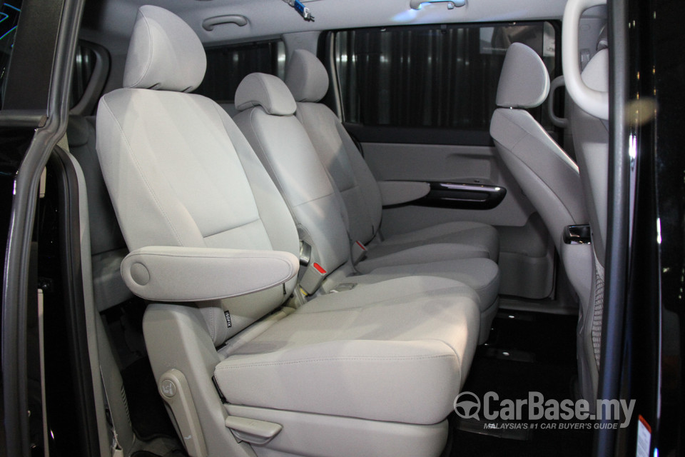 Kia Carnival YP (2017) Interior
