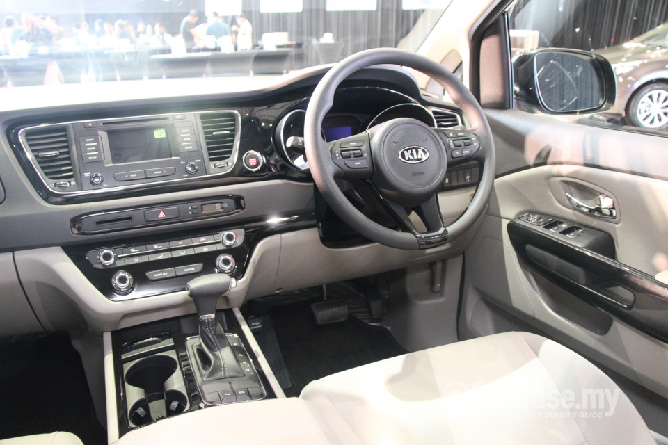 Kia Carnival YP (2017) Interior