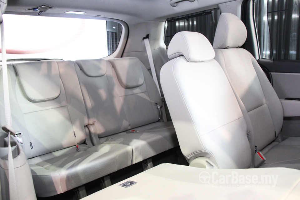 Kia Carnival YP (2017) Interior