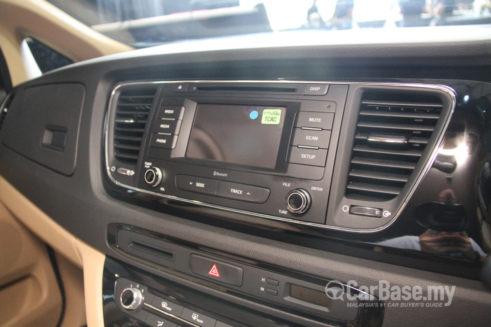 Kia Carnival YP (2017) Interior