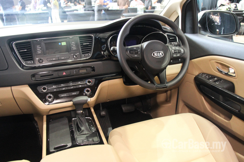 Kia Carnival YP (2017) Interior