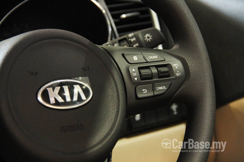 Kia Carnival YP (2017) Interior