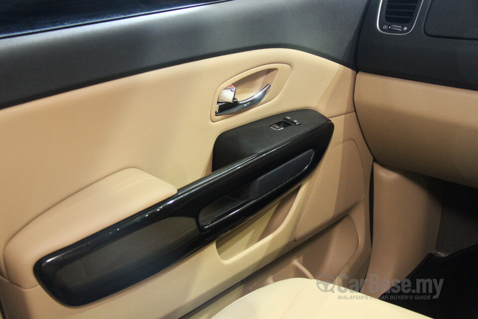 Chevrolet Cruze J300 (2012) Interior