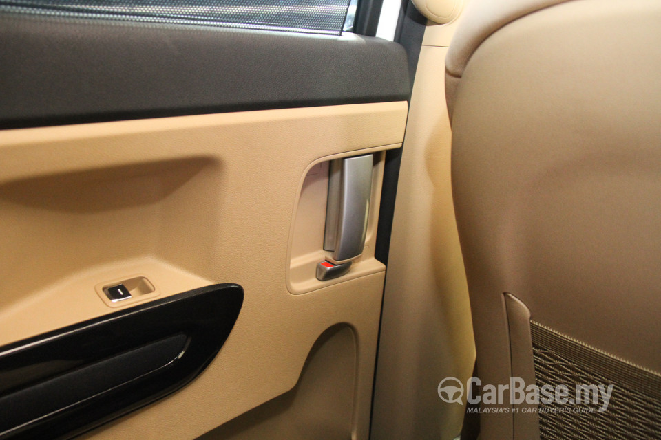 Kia Carnival YP (2017) Interior