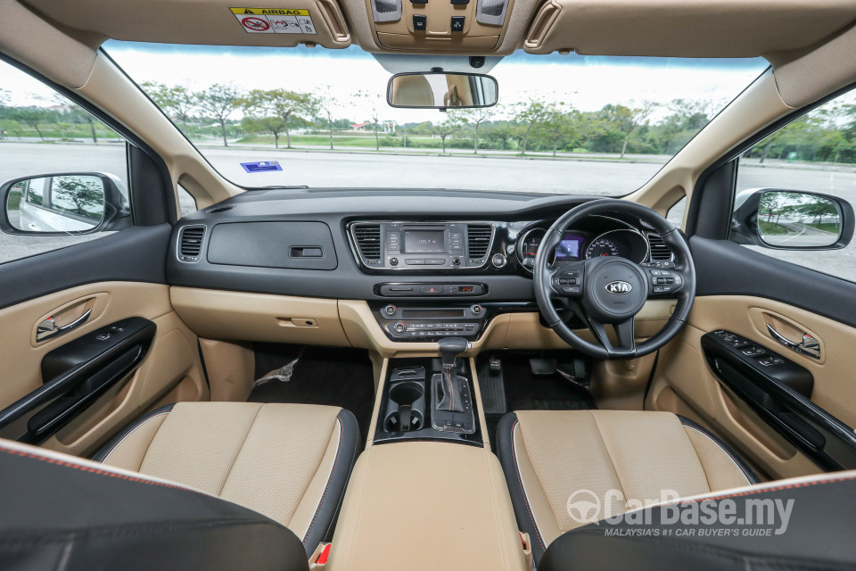 Kia Carnival YP (2017) Interior