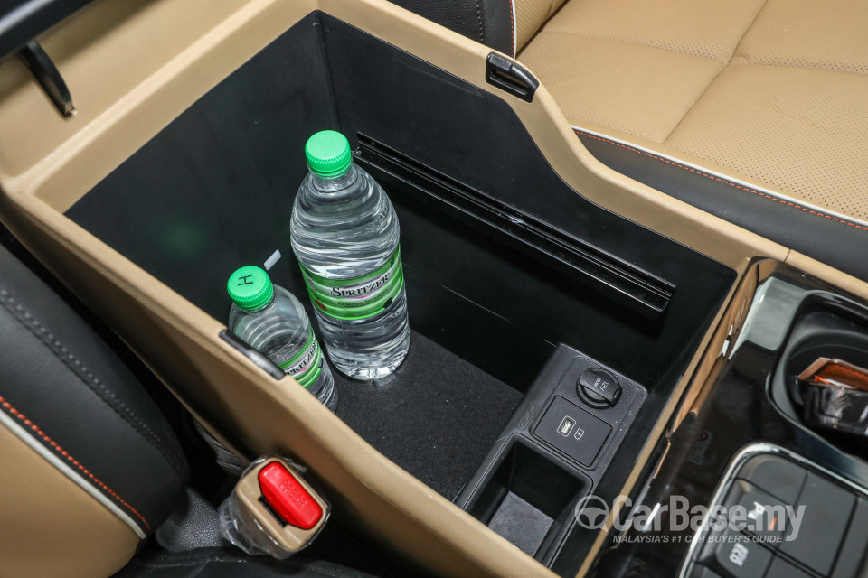 Kia Carnival YP (2017) Interior