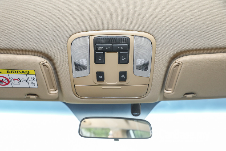 Kia Carnival YP (2017) Interior
