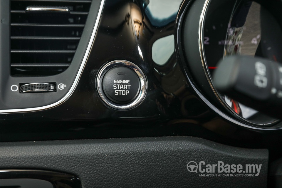 Kia Carnival YP (2017) Interior