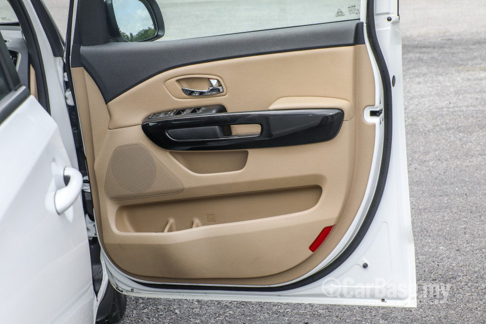 Kia Carnival YP (2017) Interior