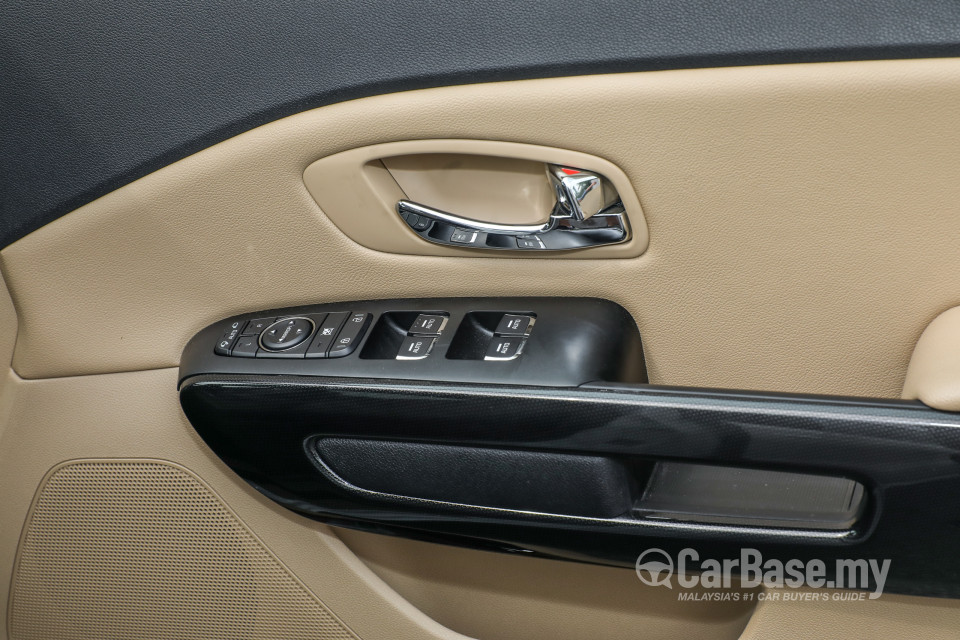Kia Carnival YP (2017) Interior