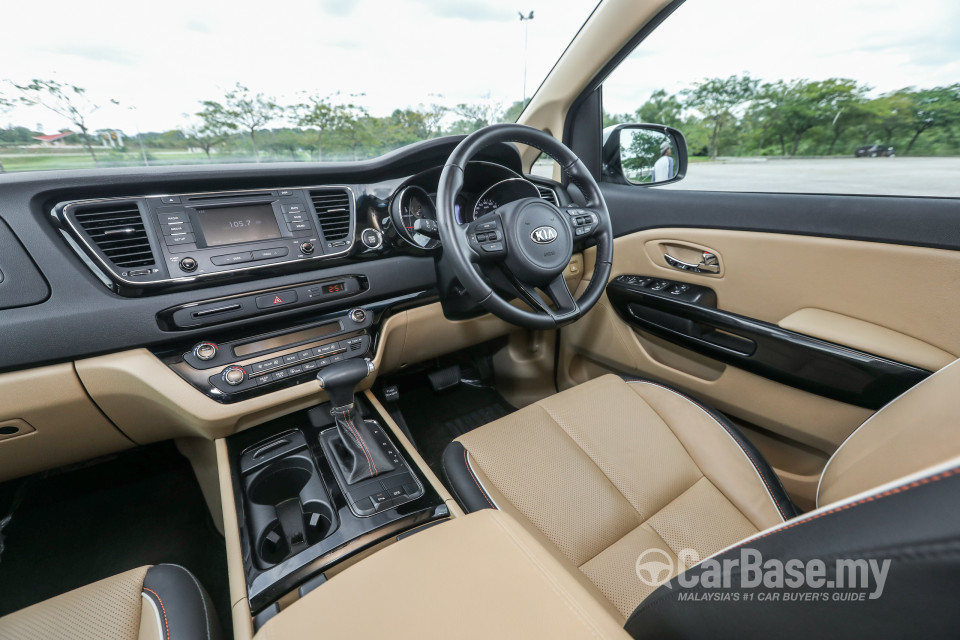 Kia Carnival YP (2017) Interior