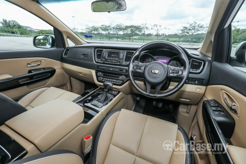 Kia Carnival YP (2017) Interior
