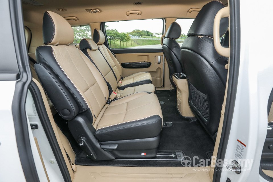 Kia Carnival YP (2017) Interior