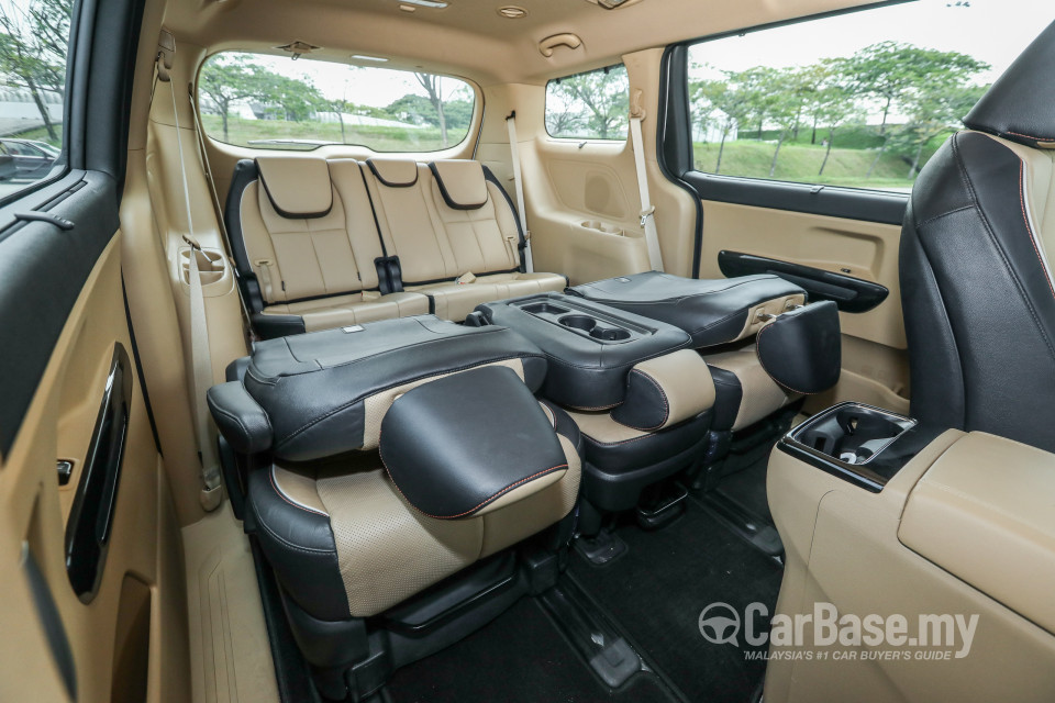 Kia Carnival YP (2017) Interior