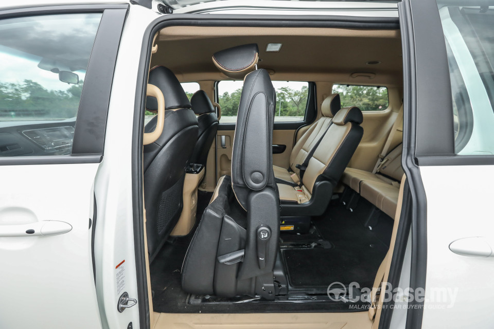 Kia Carnival YP (2017) Interior