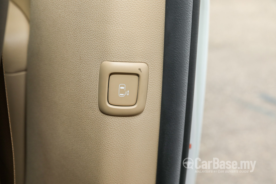 Kia Carnival YP (2017) Interior