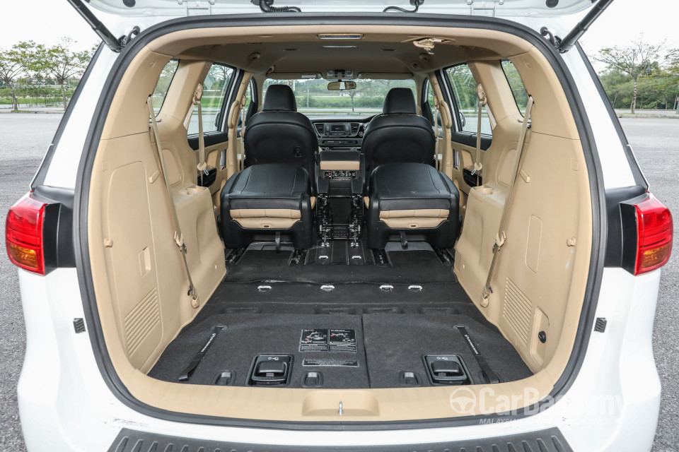 Kia Carnival YP (2017) Interior