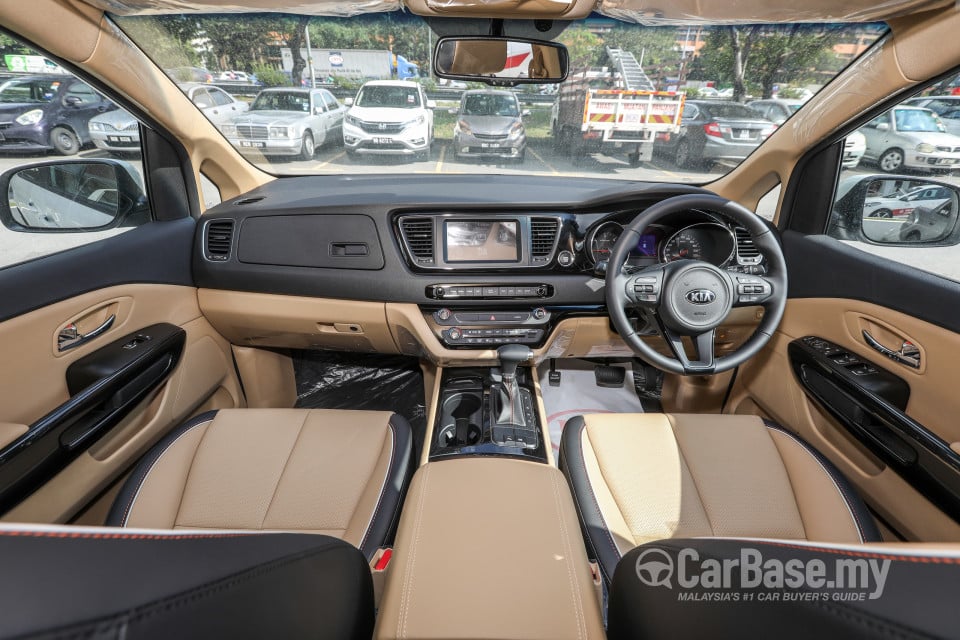 Kia Carnival YP (2017) Interior