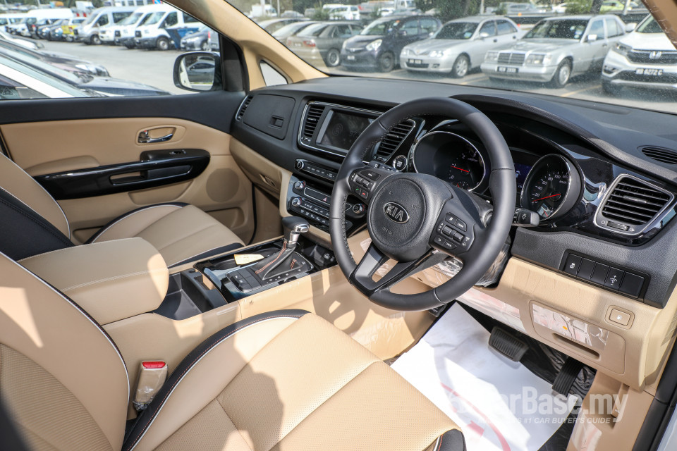 Kia Carnival YP (2017) Interior