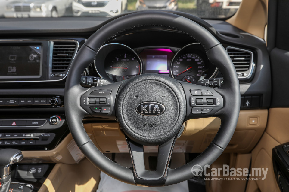 Kia Carnival YP (2017) Interior
