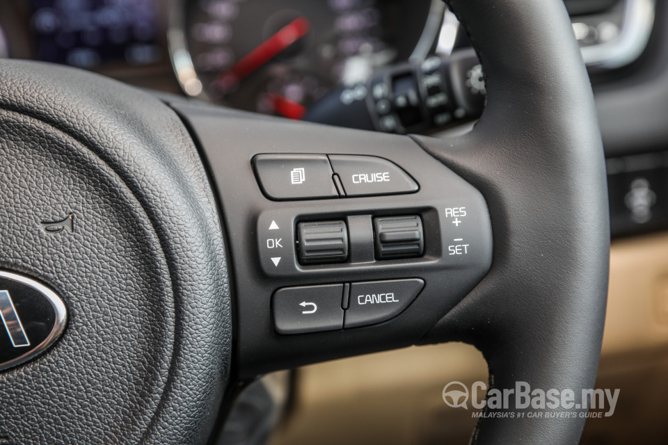 Kia Carnival YP (2017) Interior