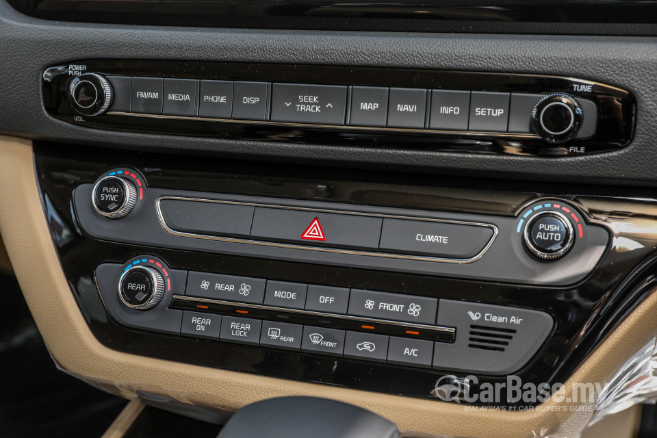 Kia Carnival YP (2017) Interior