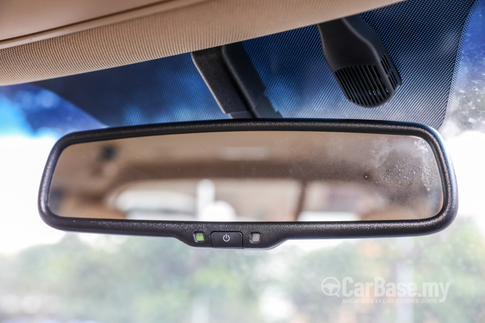 Kia Carnival YP (2017) Interior