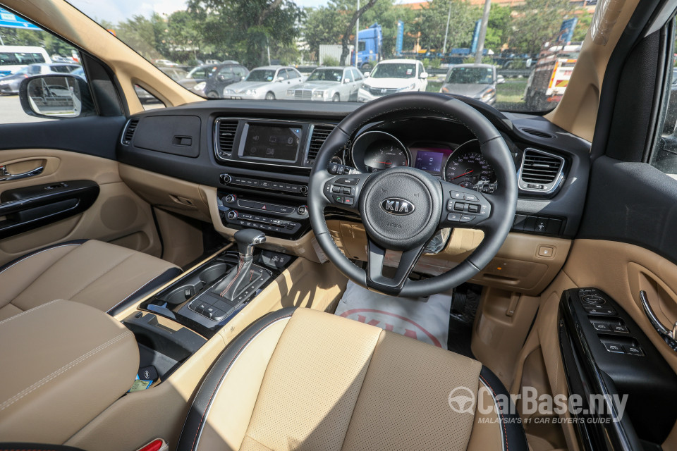 Kia Carnival YP (2017) Interior