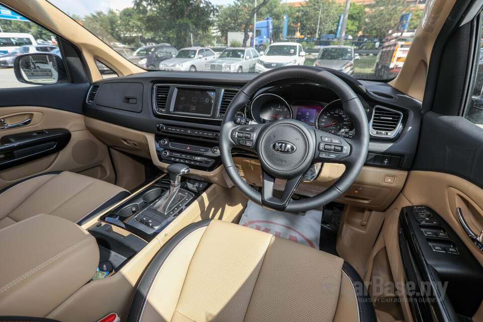 Toyota Fortuner AN160 (2016) Interior