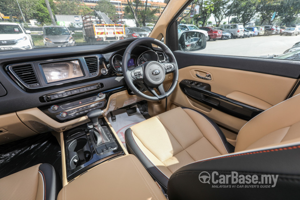 Kia Carnival YP (2017) Interior