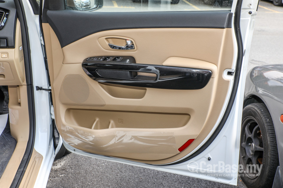 Kia Carnival YP (2017) Interior