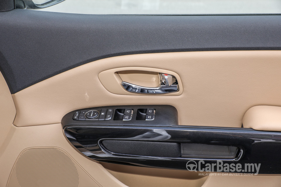 Kia Carnival YP (2017) Interior