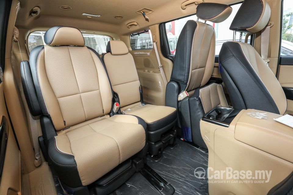 Kia Carnival YP (2017) Interior